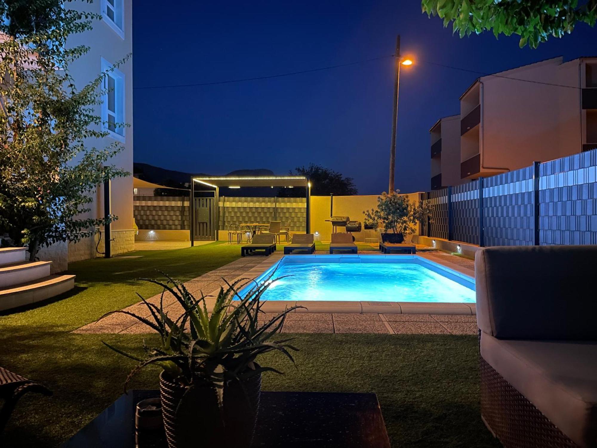 Villa Andrijana - Exclusively Yours - Family Getaway With Private Pool Kaštela Zewnętrze zdjęcie